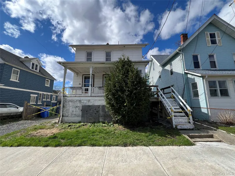 8 Grant ST, Middletown, NY 10940