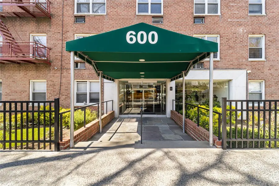 600 Locust ST #3G, Mount Vernon, NY 10552