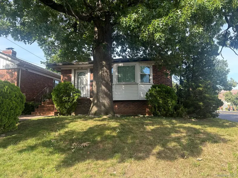 87-89 191st ST, Hollis, NY 11423