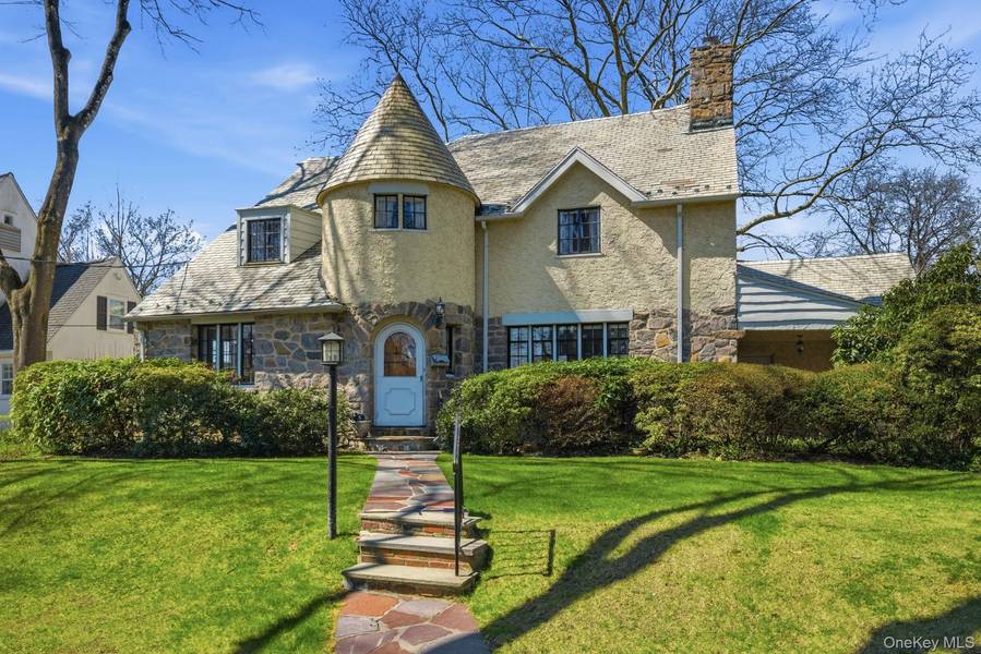 5 Seymour PL, White Plains, NY 10605