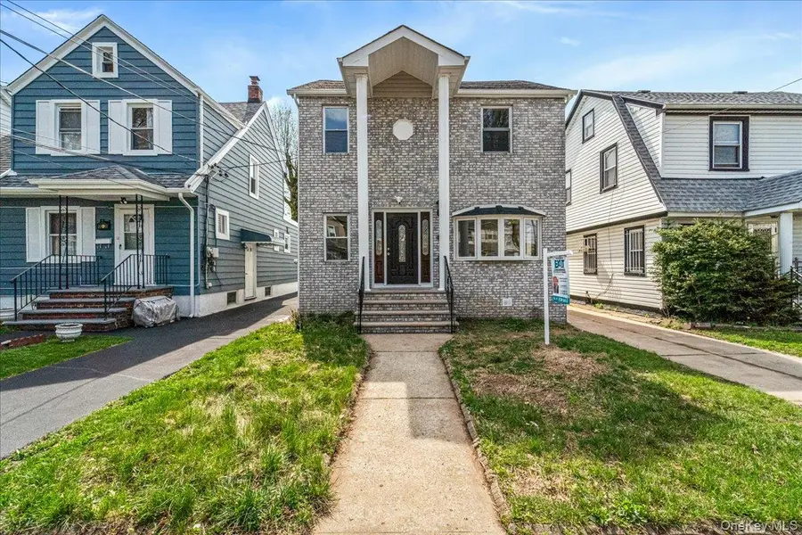 90-34 205th ST, Hollis, NY 11423