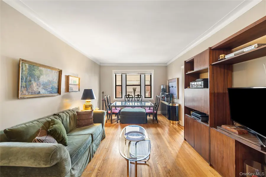 34-24 82nd ST #6N, Jackson Heights, NY 11372