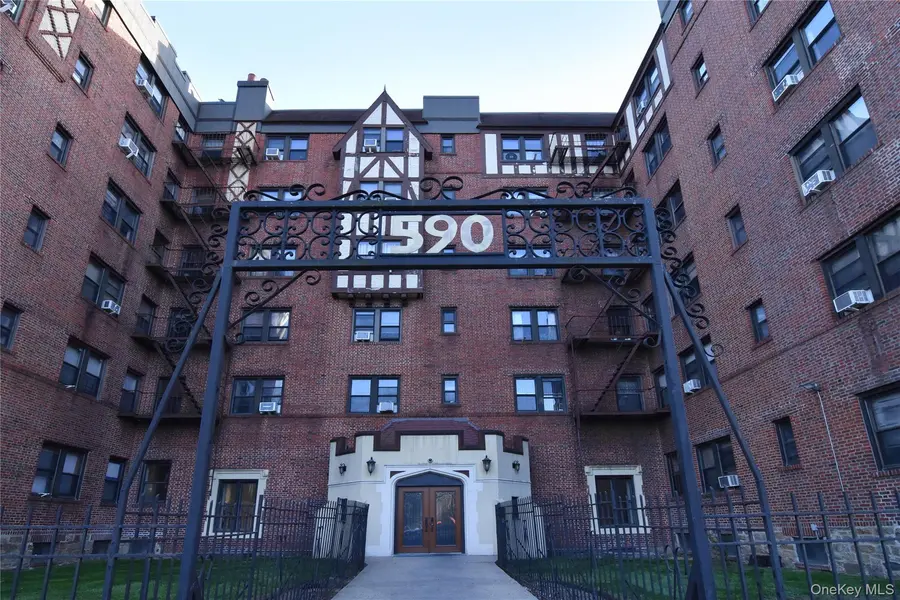 590 E 3rd ST #MK, Mount Vernon, NY 10553