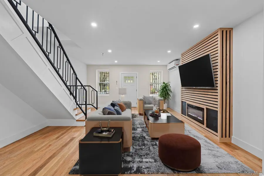 518 E 29th ST, Brooklyn, NY 11210
