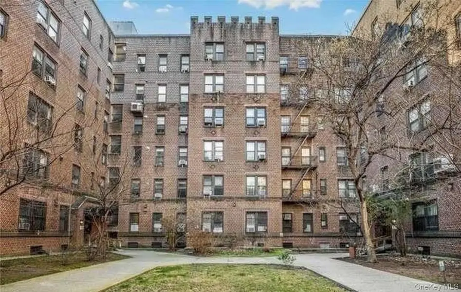 4220 Kissena BLVD #E18, Flushing, NY 11355