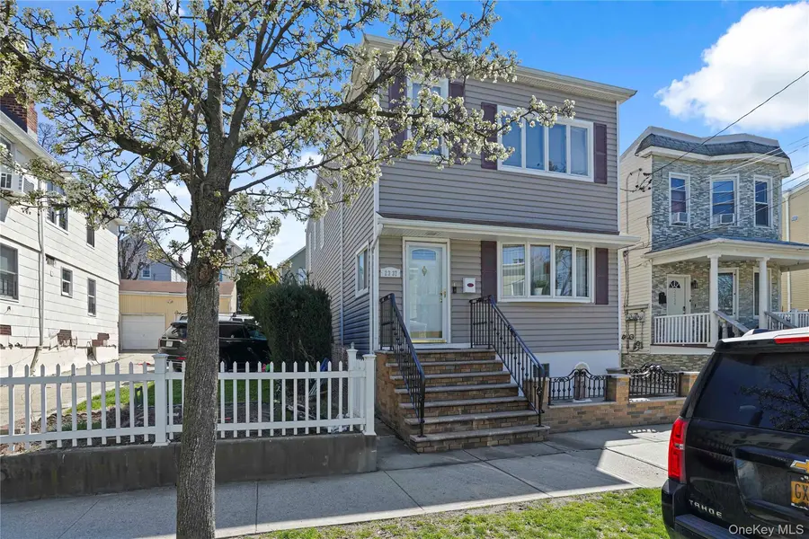 23-37 124th ST, College Point, NY 11356