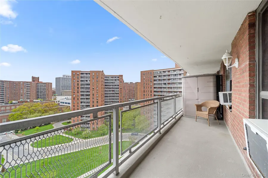 61-35 98TH ST #12M, Rego Park, NY 11374