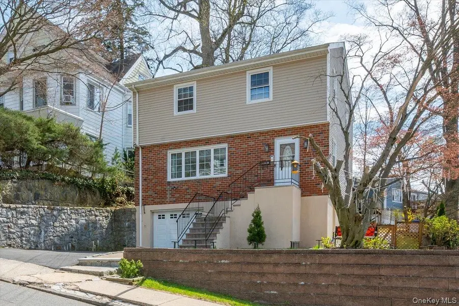 8 Arthur ST, Yonkers, NY 10701