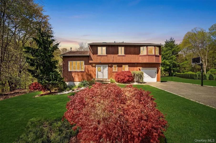 300 Chestnut CT, Yorktown Heights, NY 10598
