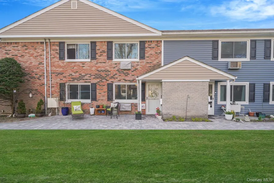 40 W 4th St #103, Patchogue, NY 11772