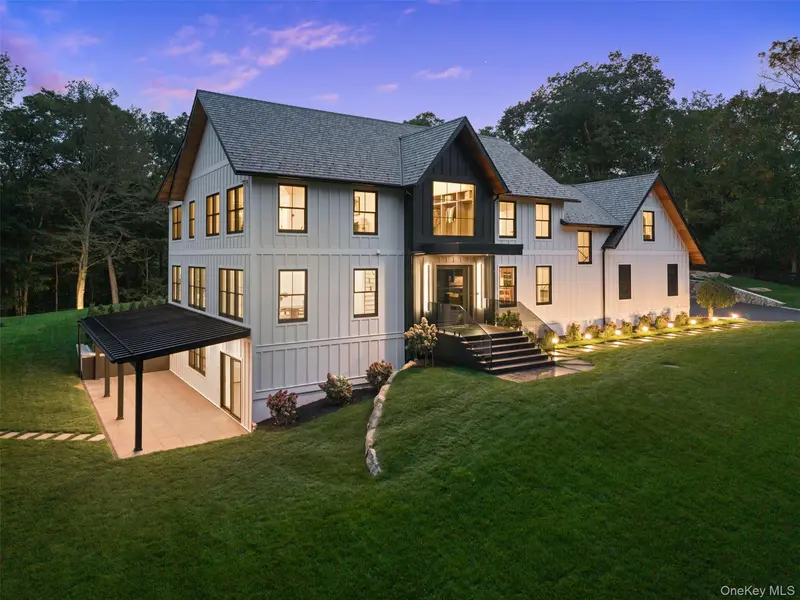 45 Pine Hill DR, South Salem, NY 10590