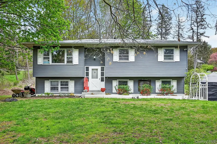 5 Regelski DR, Florida, NY 10921