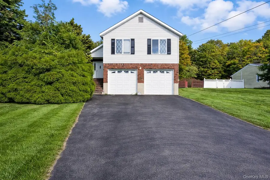 35 Depalma DR, Highland Mills, NY 10930