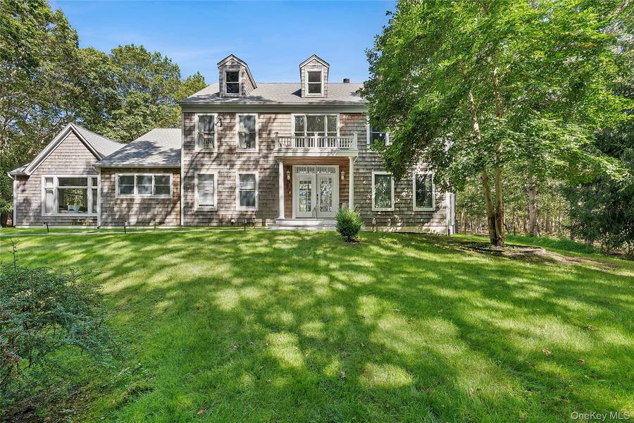 532 Blank LN, Water Mill, NY 11976