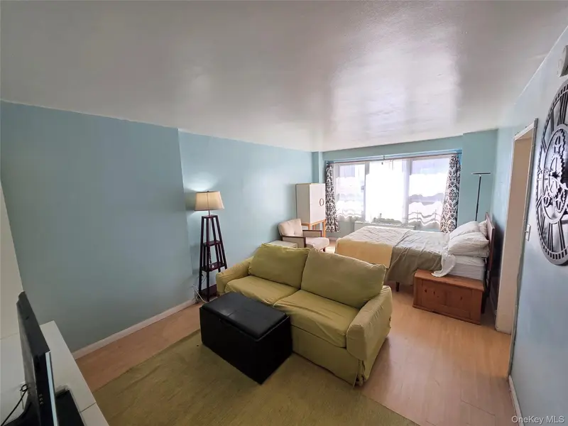 8515 Main ST #10S, Briarwood, NY 11435