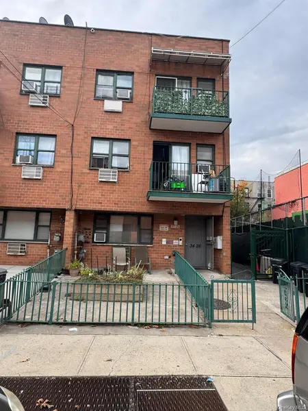 34-26 10th ST, Astoria, NY 11106
