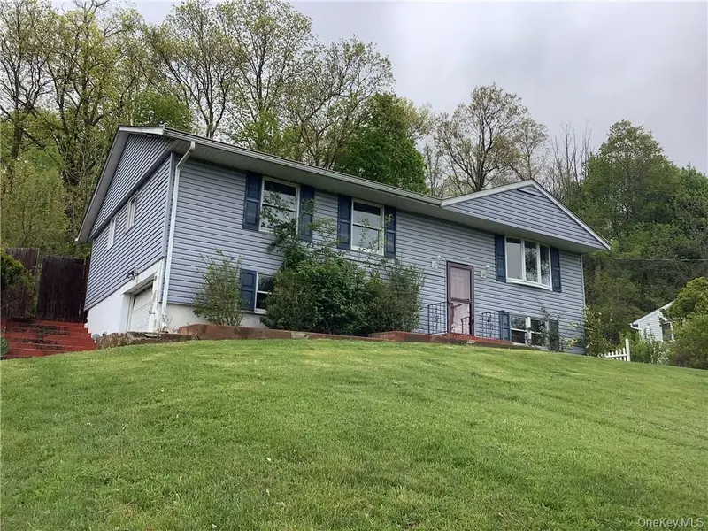 19 Mountainview DR, Highland Mills, NY 10930