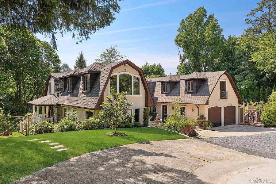 91 Crescent Beach RD, Glen Cove, NY 11542