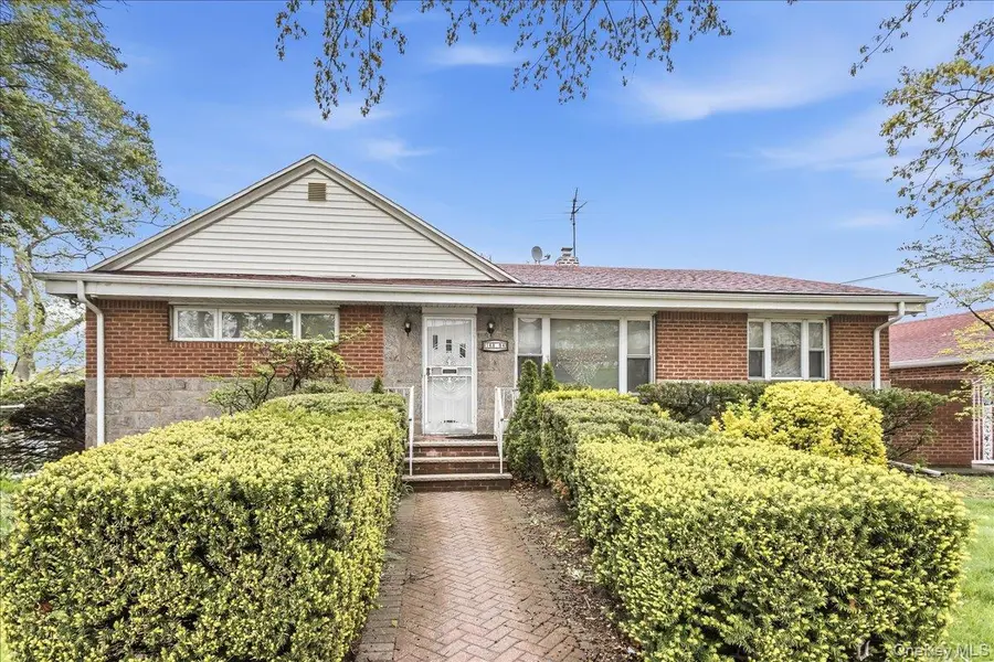 16804 Grand Central Pkwy, Jamaica, NY 11432
