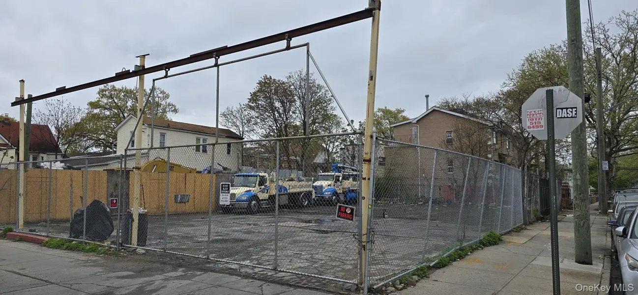 109-17 Sutphin BLVD, Jamaica, NY 11435