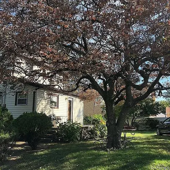 16702 73rd AVE, Fresh Meadows, NY 11366