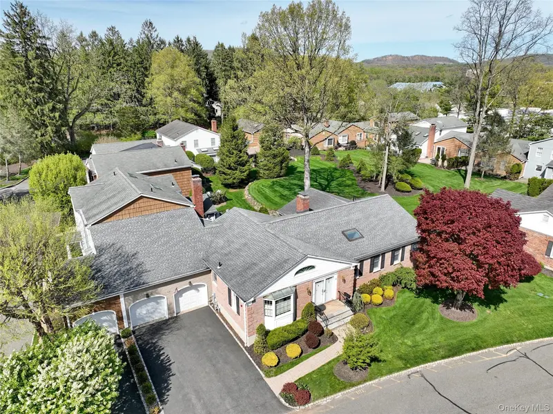 52 Jefferson LN, New City, NY 10956