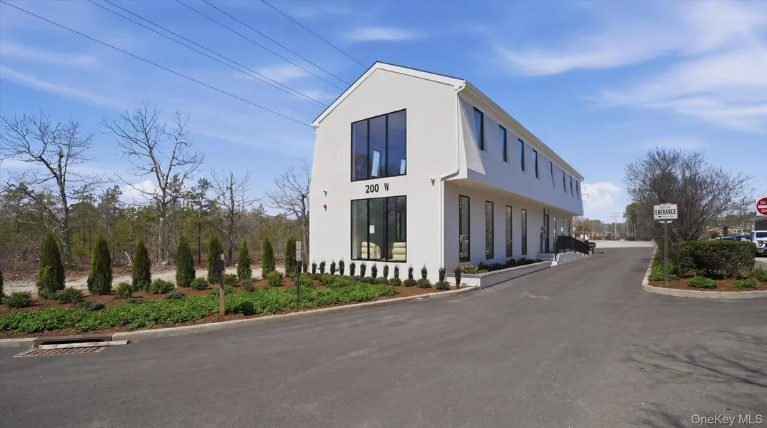 200 W Montauk HWY #2nd Floor, Unit 2B, Hampton Bays, NY 11946