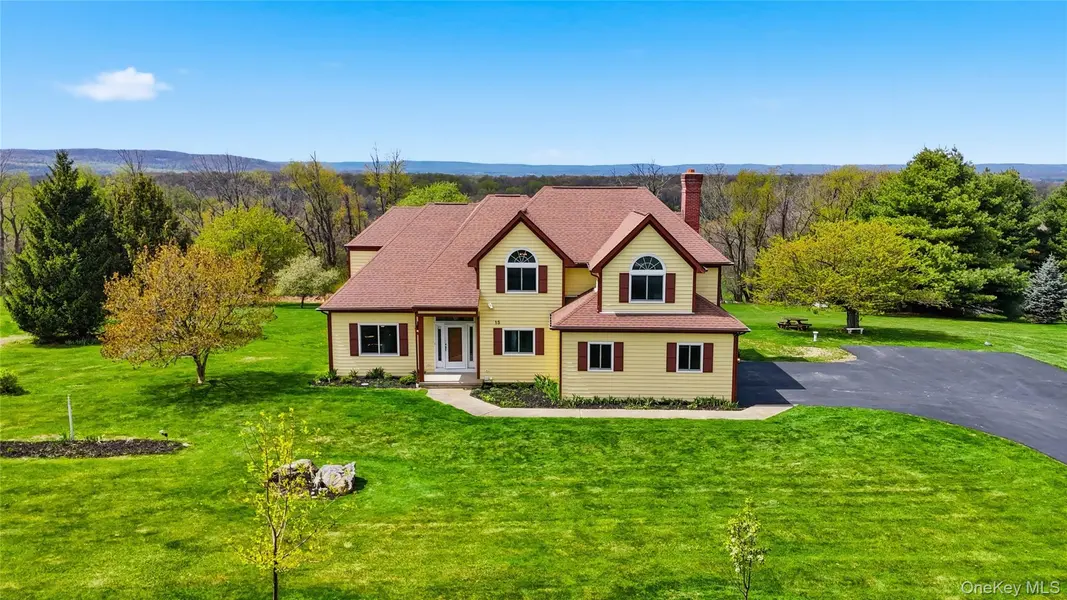 15 Almond Tree LN, Warwick, NY 10990