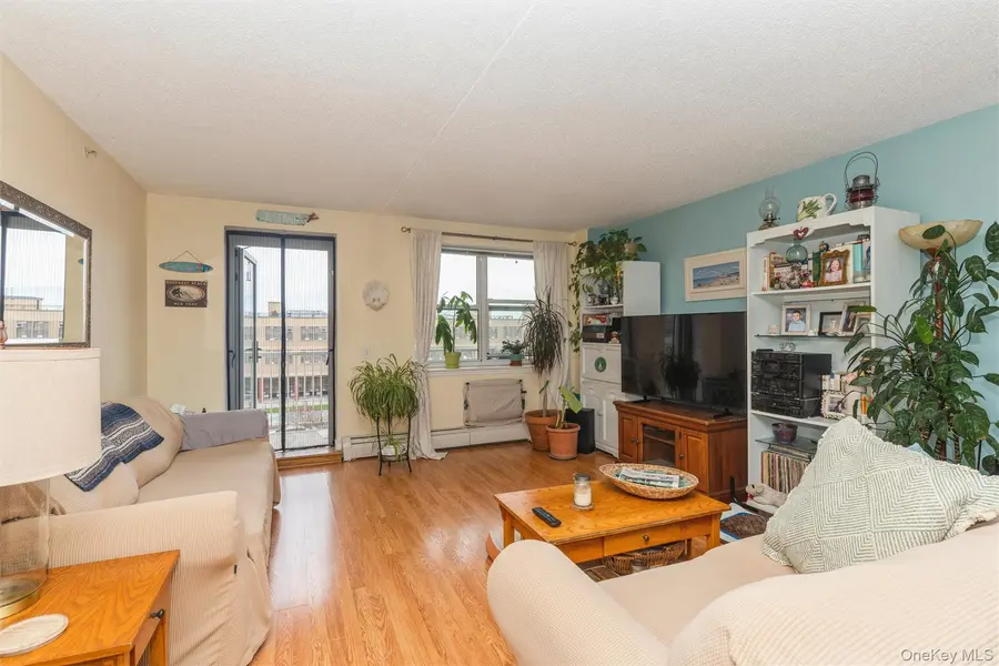 260 Beach 81st ST #4A, Rockaway Beach, NY 11693
