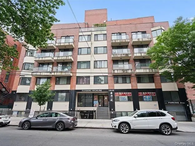 136-46 41st AVE #1C, Flushing, NY 11355