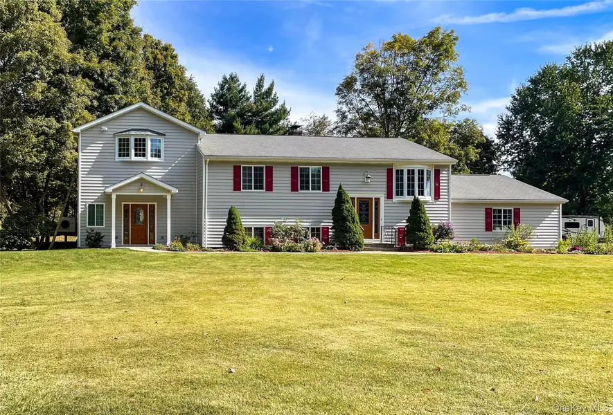 1 Paulette LN, Wappingers Falls, NY 12590