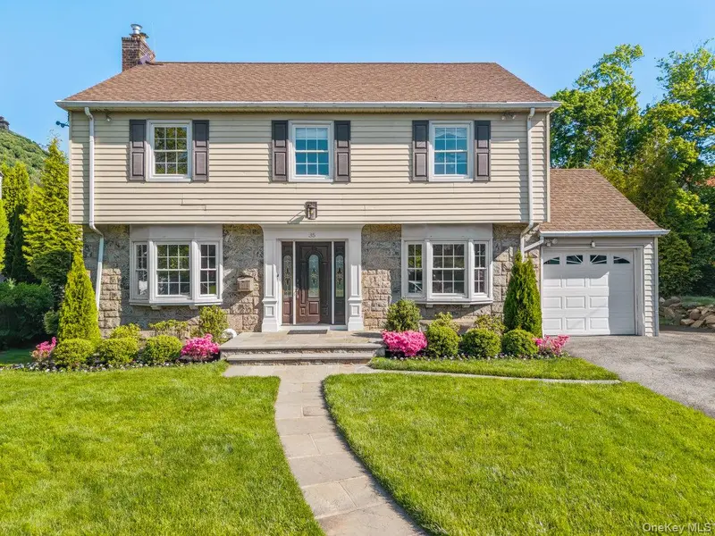 35 Berrian RD, New Rochelle, NY 10804