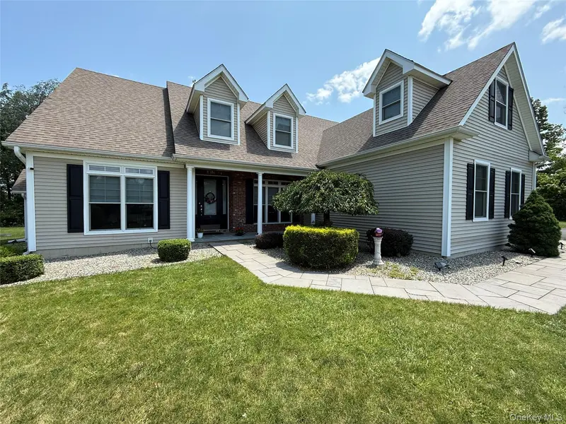 91 Caties WAY, Hopewell Junction, NY 12533