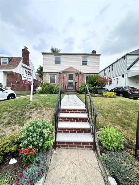 75-19 188th ST, Fresh Meadows, NY 11366