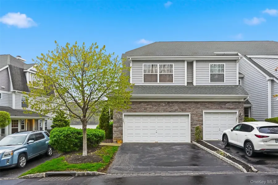 136 Hudson Pointe DR, Poughkeepsie, NY 12601