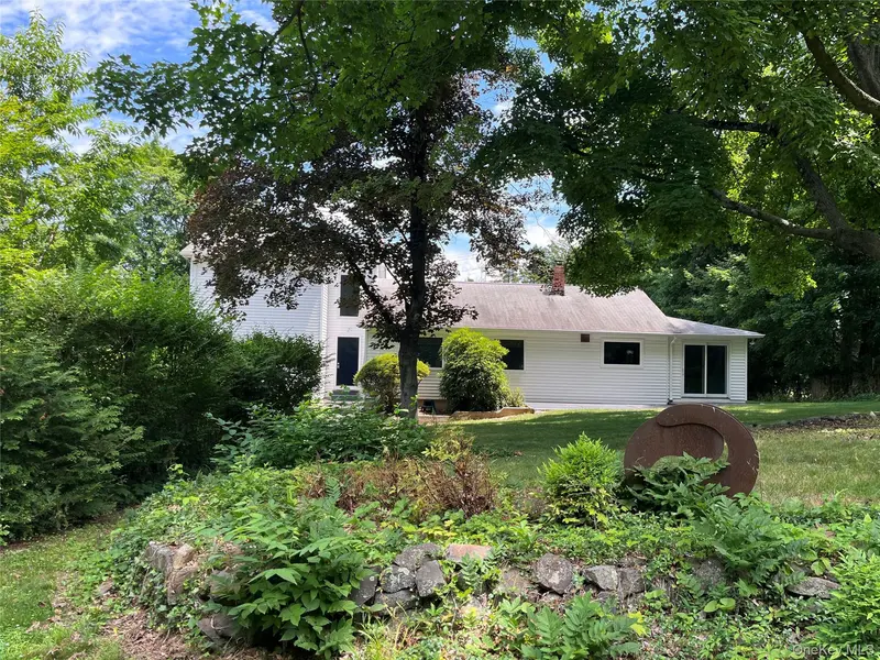 17 Montrose Station RD, Montrose, NY 10548