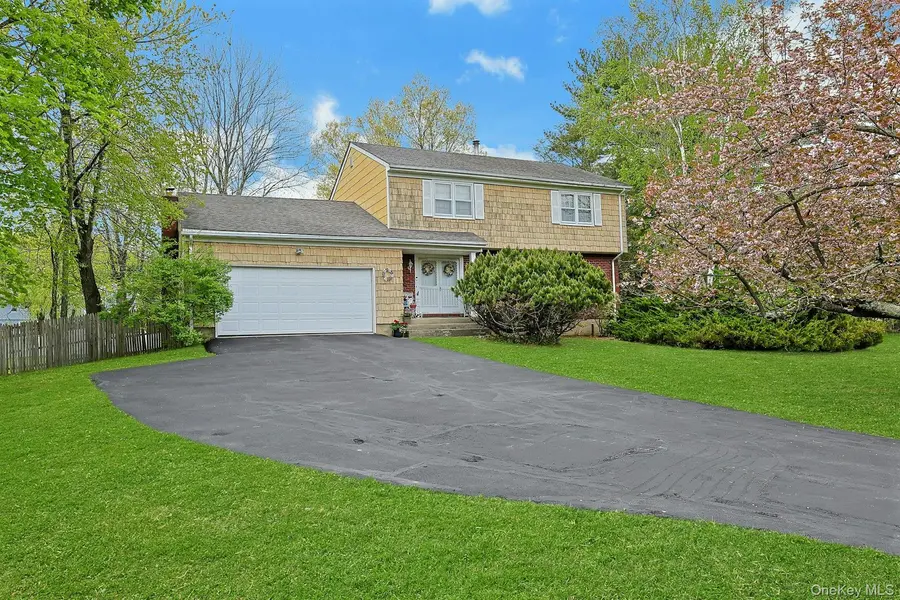 110 Eastview DR, Valhalla, NY 10595