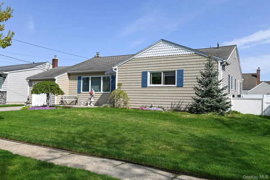 582 Western Park DR, West Hempstead, NY 11552