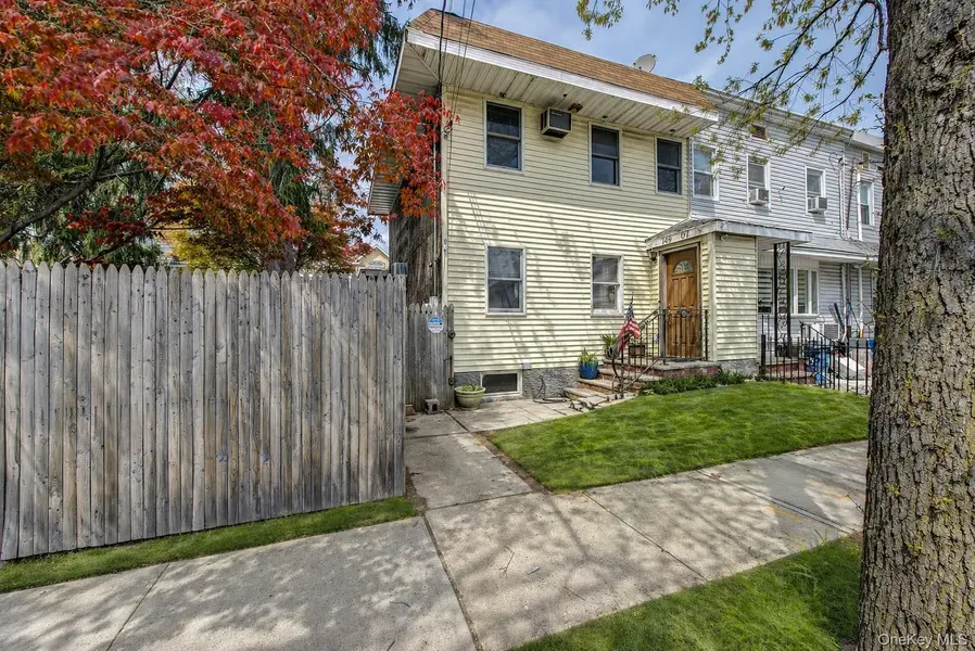 149-07 12th AVE, Whitestone, NY 11357