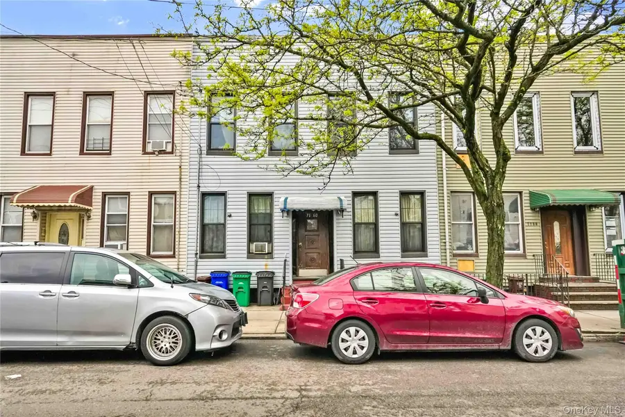 71-60 69th PL #1L, Glendale, NY 11385