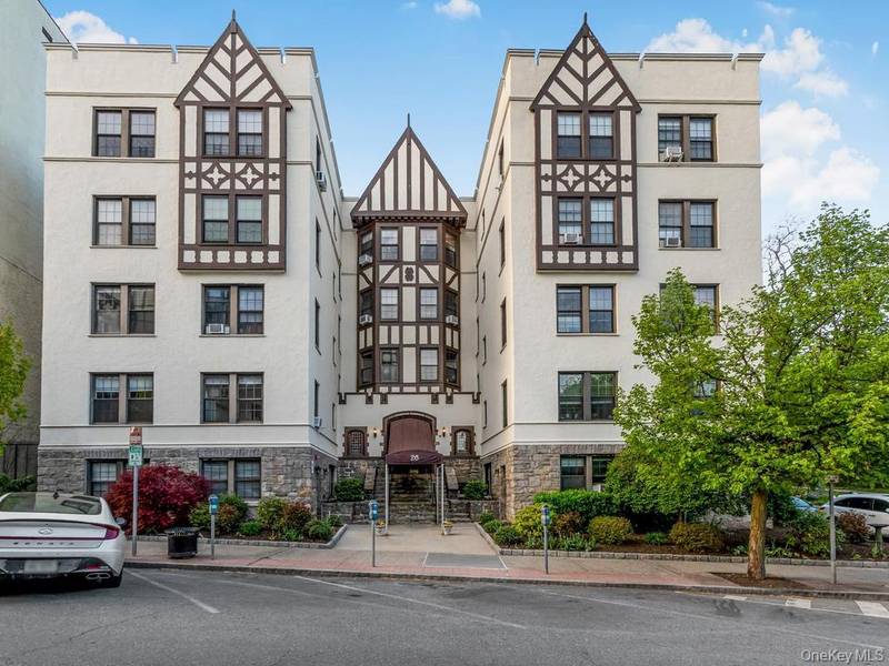 26 Pondfield RD #F, Bronxville, NY 10708