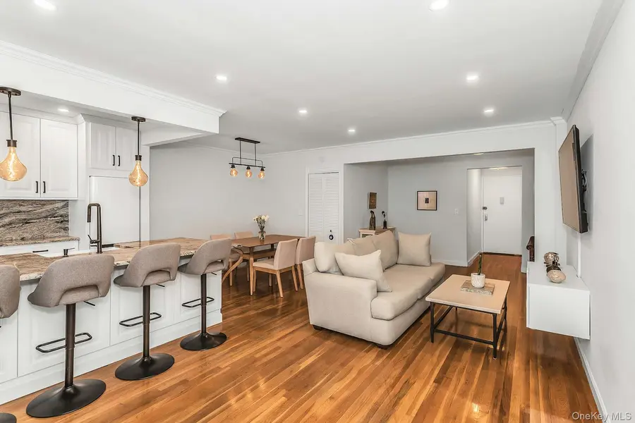 33-25 90th ST #6C, Jackson Heights, NY 11101
