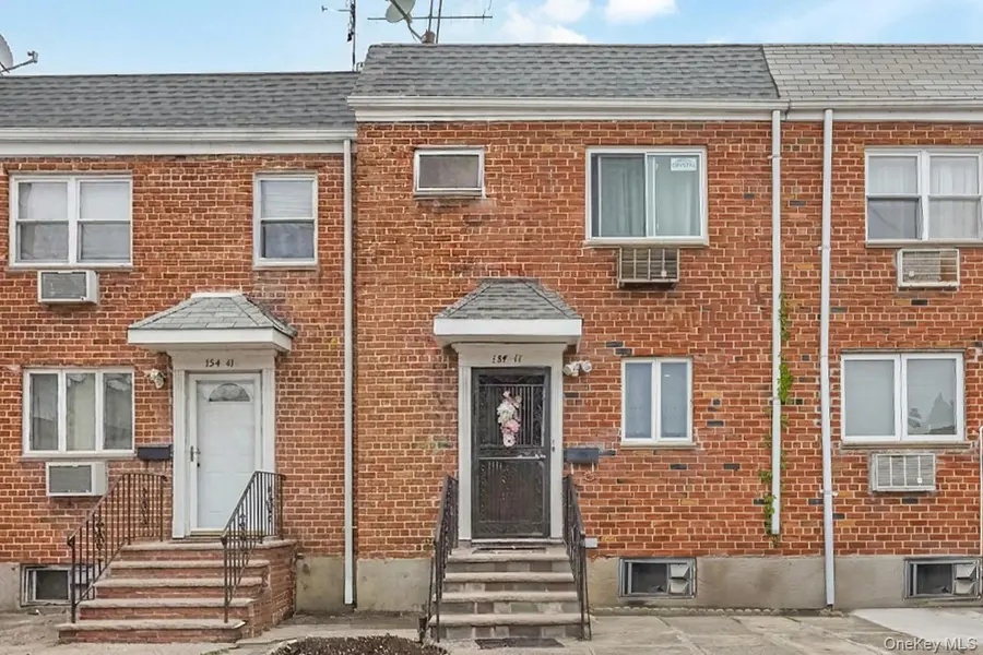 164-11 Depot RD, Flushing, NY 11358
