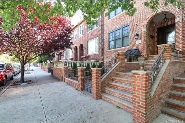 21-63 45th ST, Astoria, NY 11105