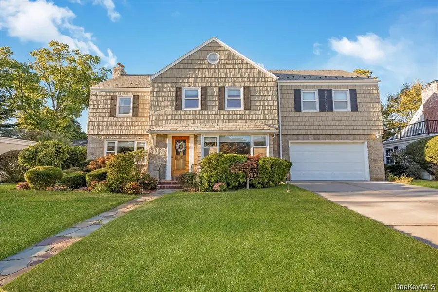 15 Combes AVE, Rockville Centre, NY 11570