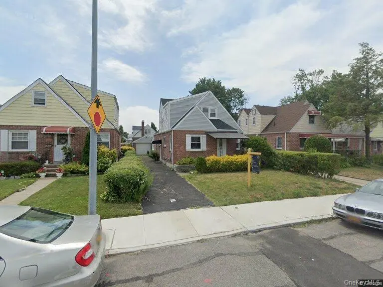 22754 113th DR, Queens Village, NY 11429