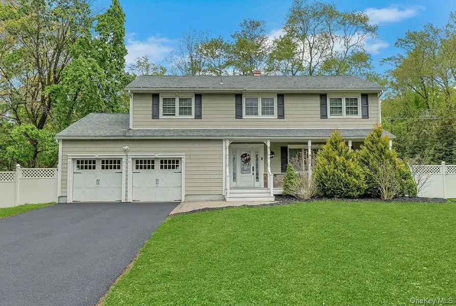 6 Mendolia CT, Pearl River, NY 10965