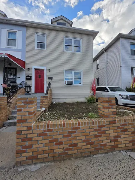2515 Holland AVE, Bronx, NY 10467