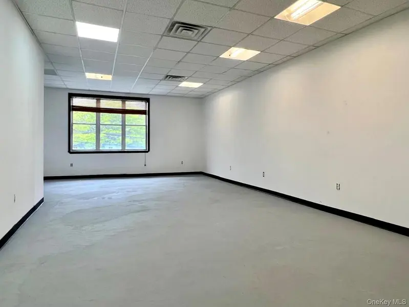 18-17 42 ST #2, Astoria, NY 11105