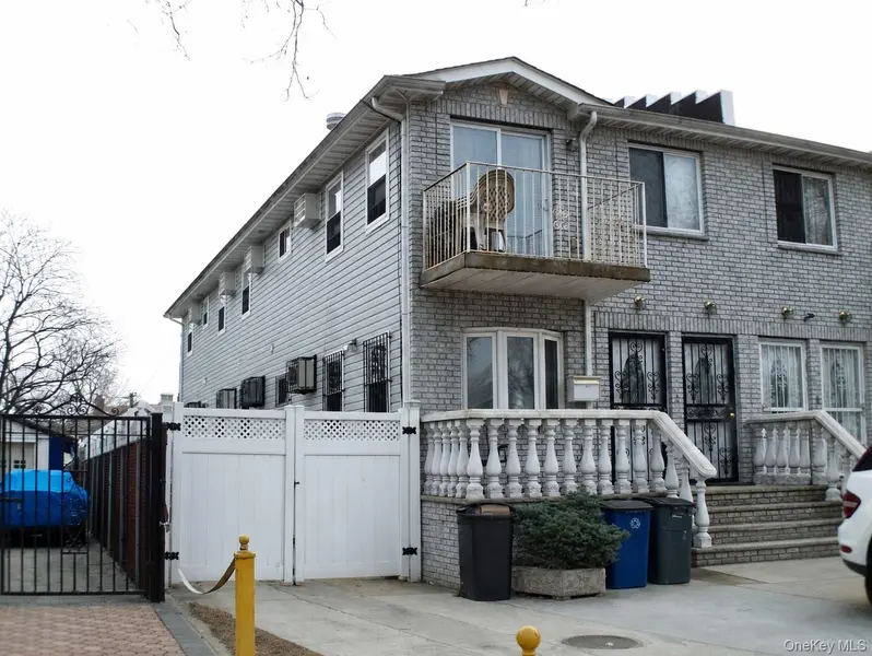 12823 Van Wyck EXPY, Jamaica, NY 11436
